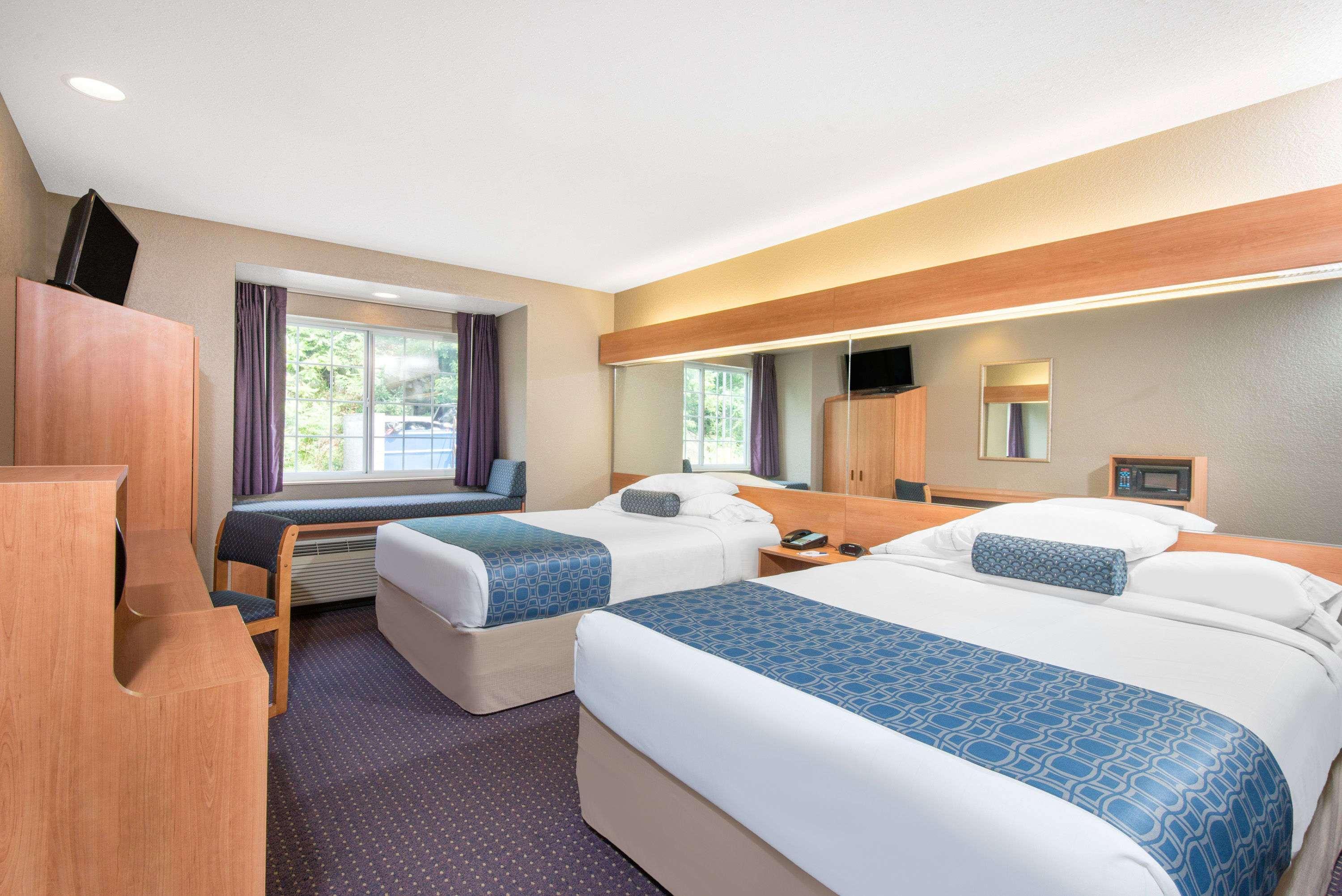 Microtel Inn & Suites By Wyndham Hazelton/Bruceton Mills Eksteriør billede