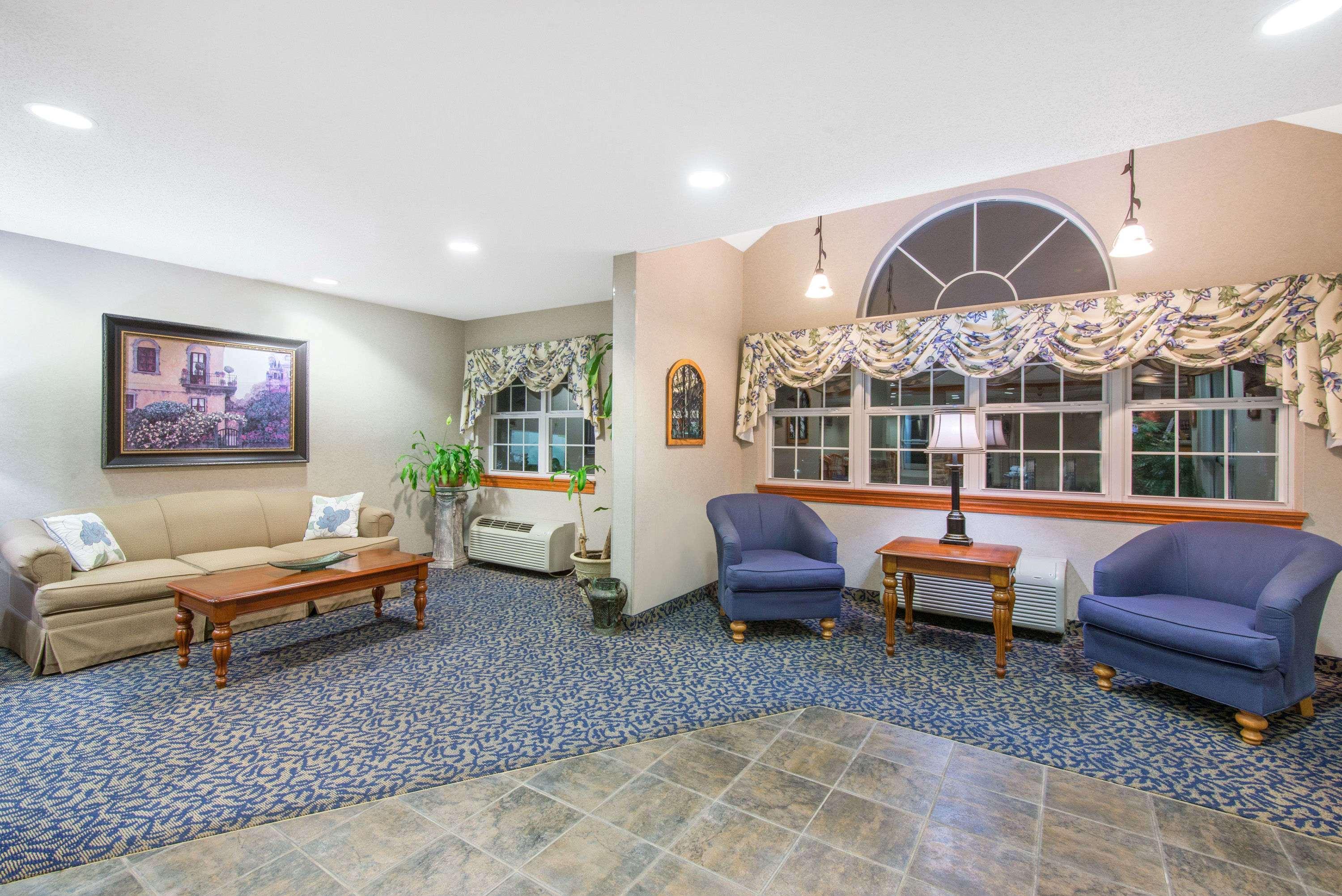 Microtel Inn & Suites By Wyndham Hazelton/Bruceton Mills Eksteriør billede