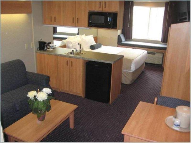 Microtel Inn & Suites By Wyndham Hazelton/Bruceton Mills Eksteriør billede